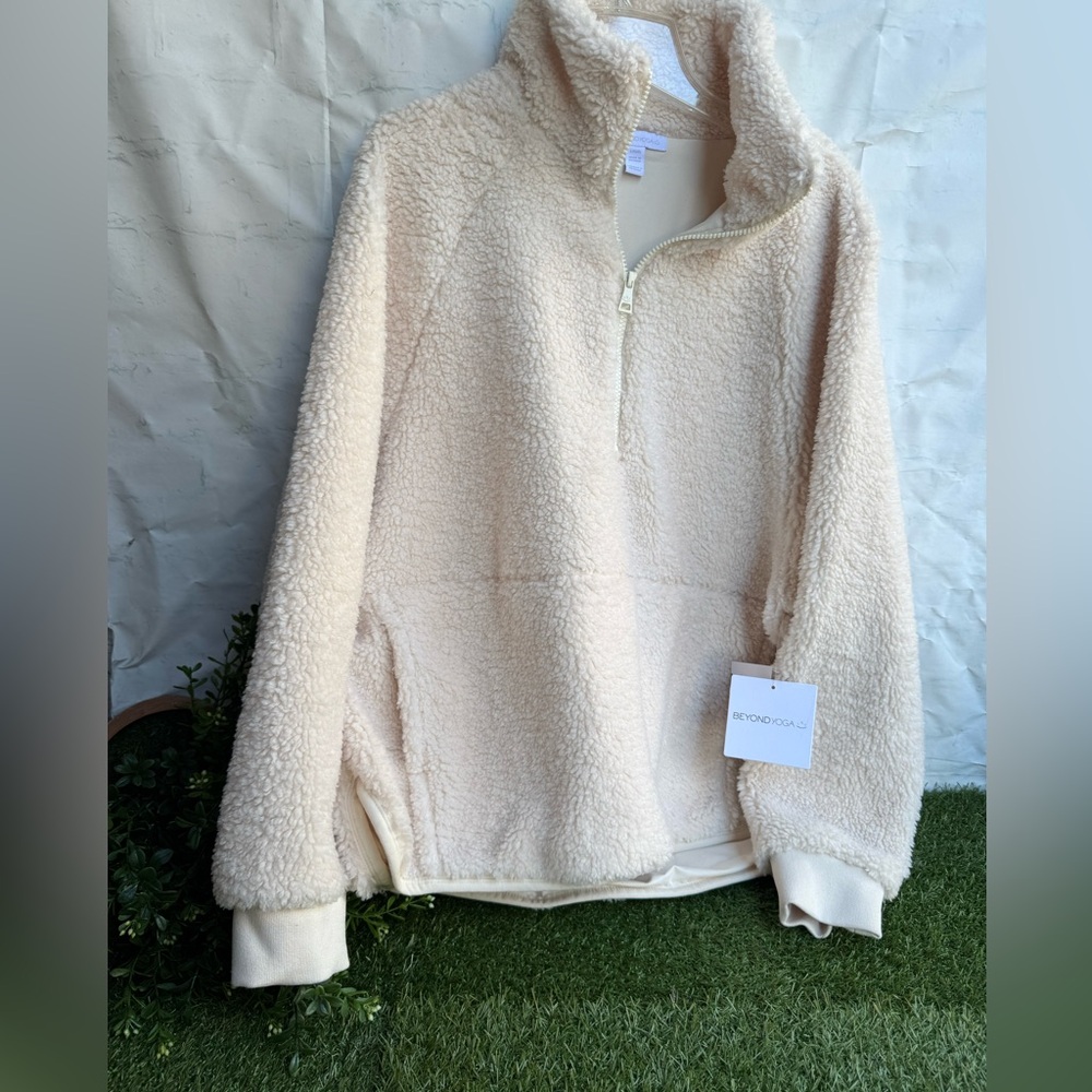 Beyond Yoga Cream Sherpa Half-Zip Pullover - Picture 12 of 13